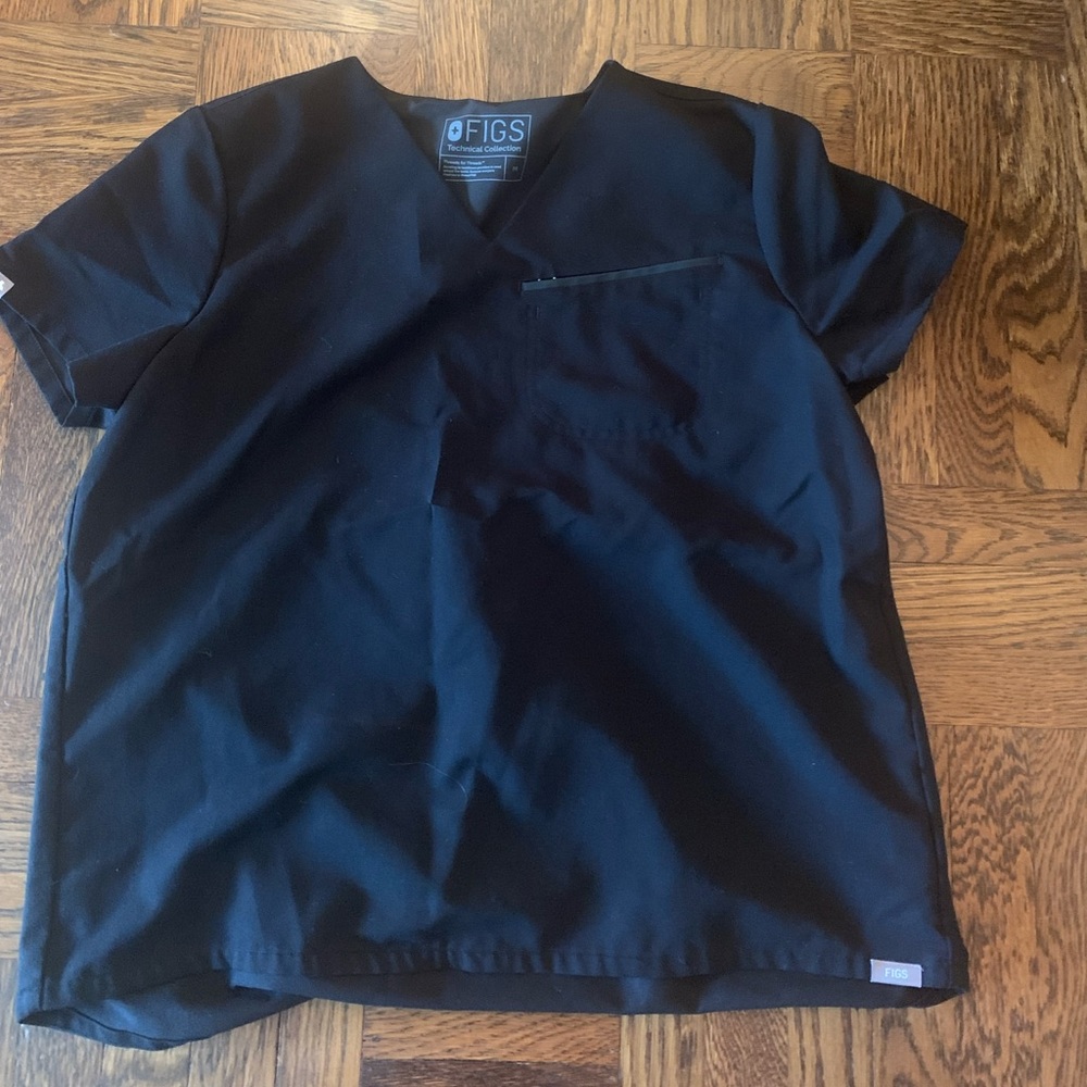 Figs scrub top, black, medium.